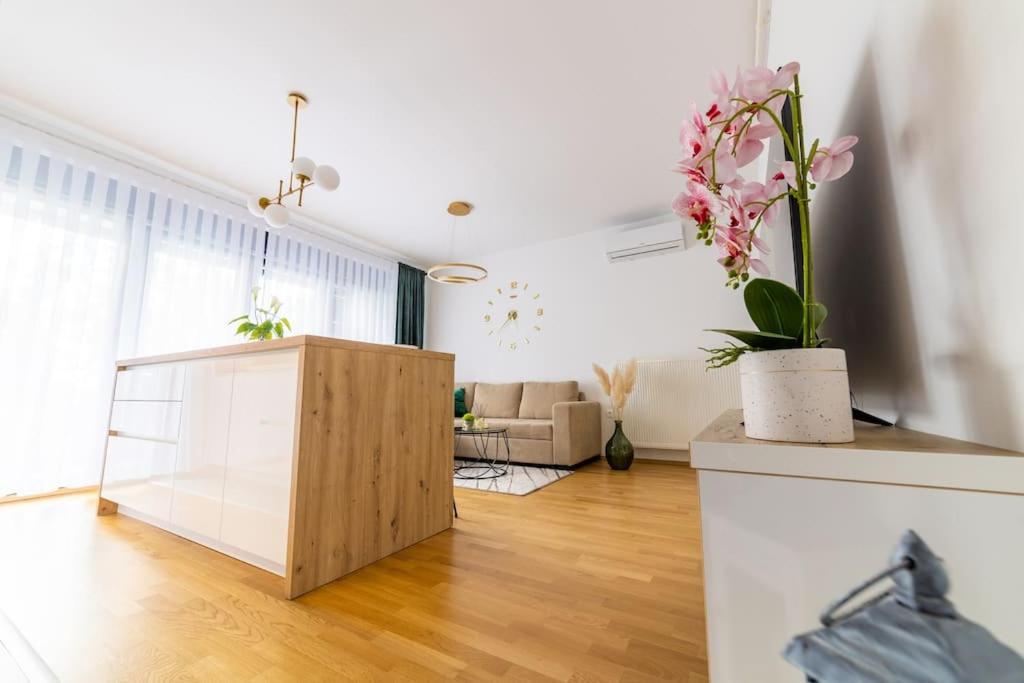 Apartman Lux Self Check-In Virovitica Exterior foto