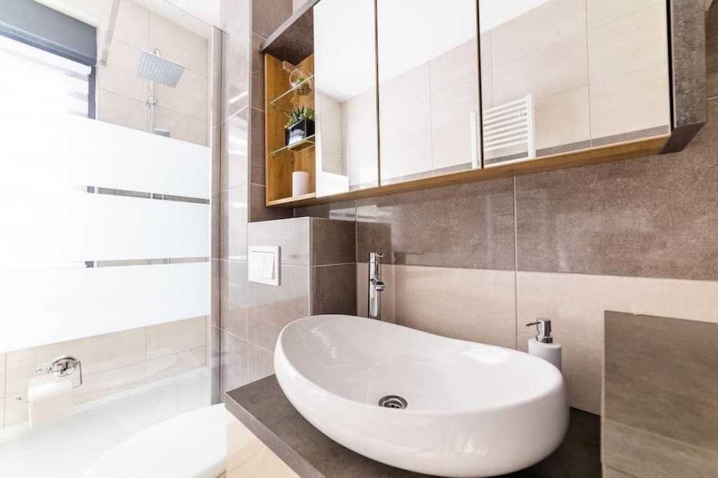 Apartman Lux Self Check-In Virovitica Exterior foto