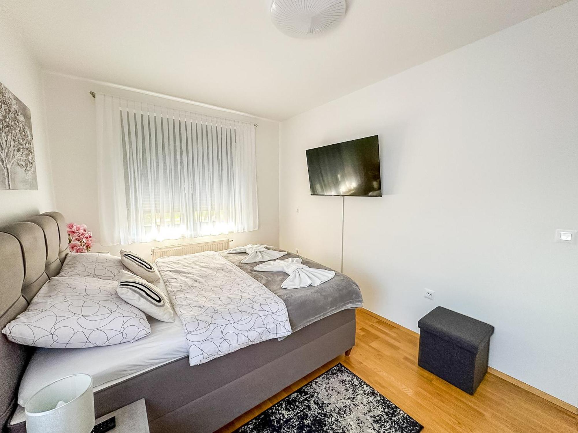 Apartman Lux Self Check-In Virovitica Exterior foto